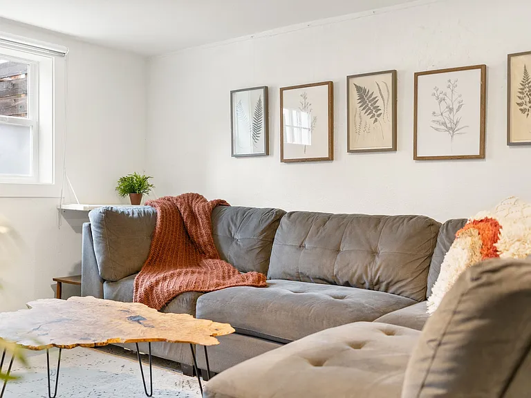828 NE Sumner St #B — Photo 2