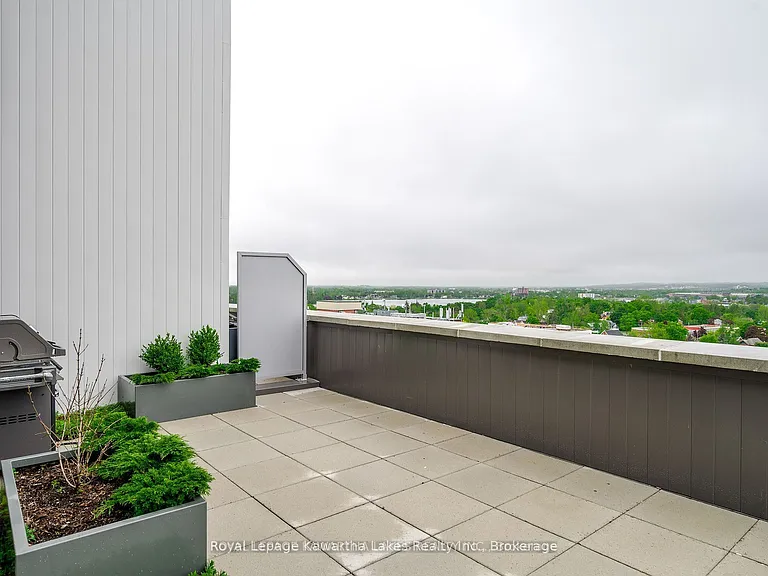195 Hunter St E #302 — Photo 21
