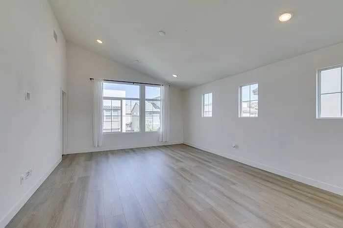 759 Faircliff Ct — Photo 35