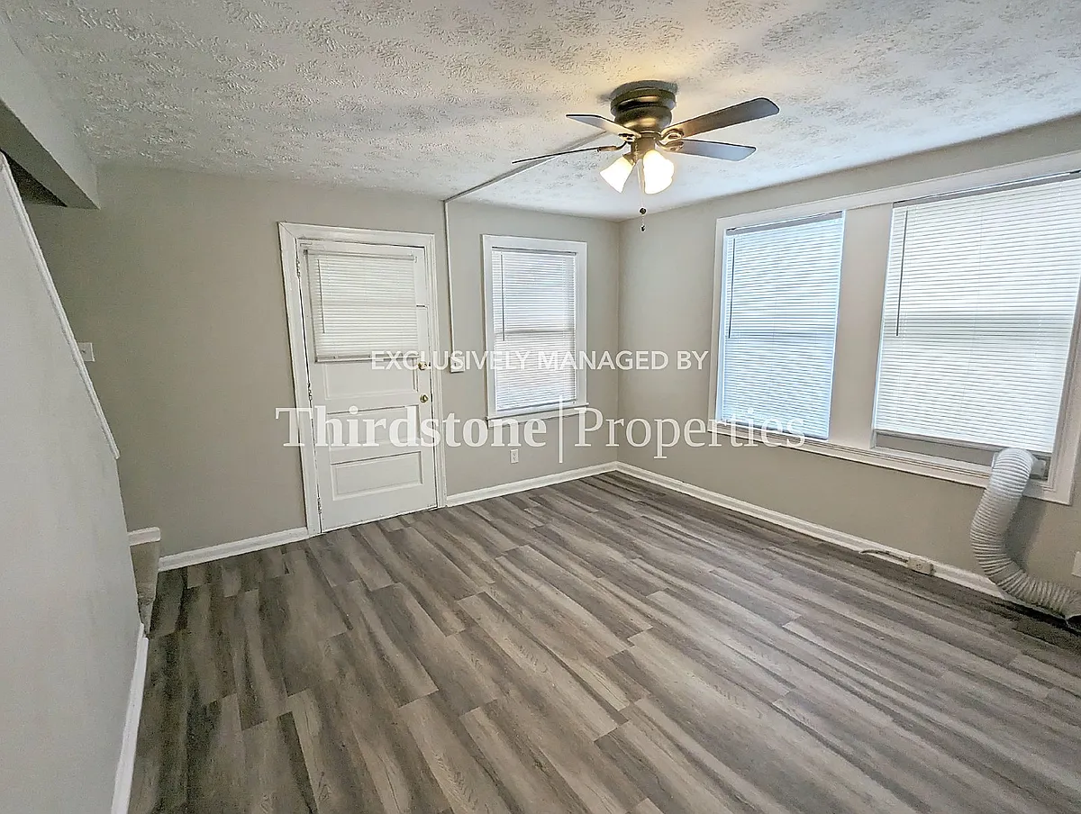 Building Photo - 2858 Olga Pl