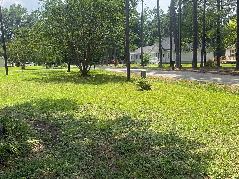 Coachpoint Rd — Photo 2