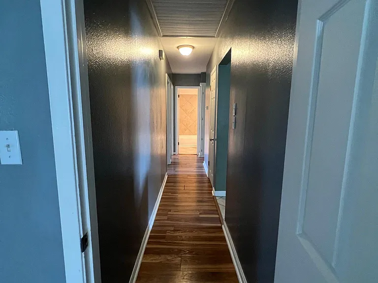 2114 Alison Ave — Photo 6