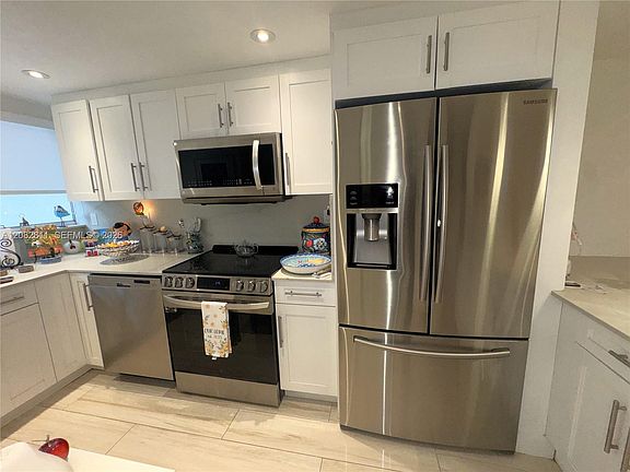 5th image of 1910 SW 17th Ave APT 8