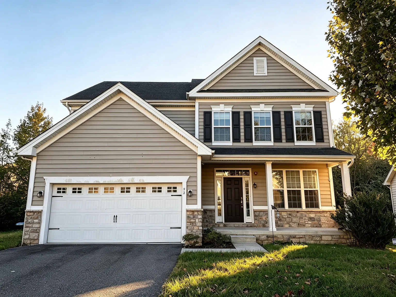 5 bed, 3.5 bath, 3225 sqft, $3,299 — Photo 1