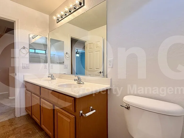 2314 W Spur Dr — Photo 17