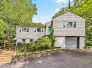 6 Westminster Dr, Yonkers, NY 10710