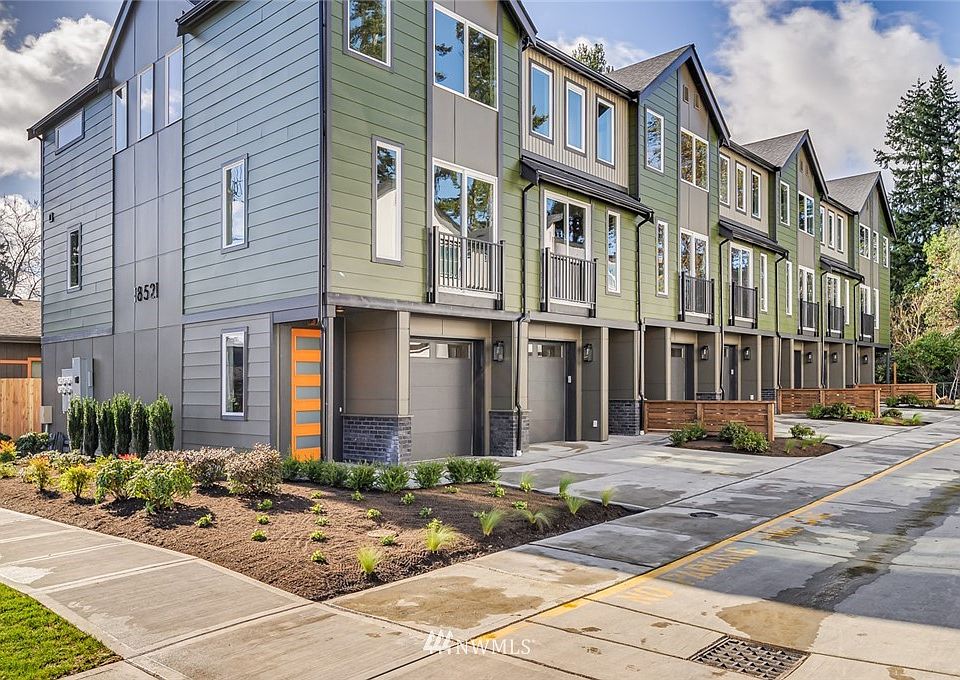 1st image of 18521 1st Avenue NE #4