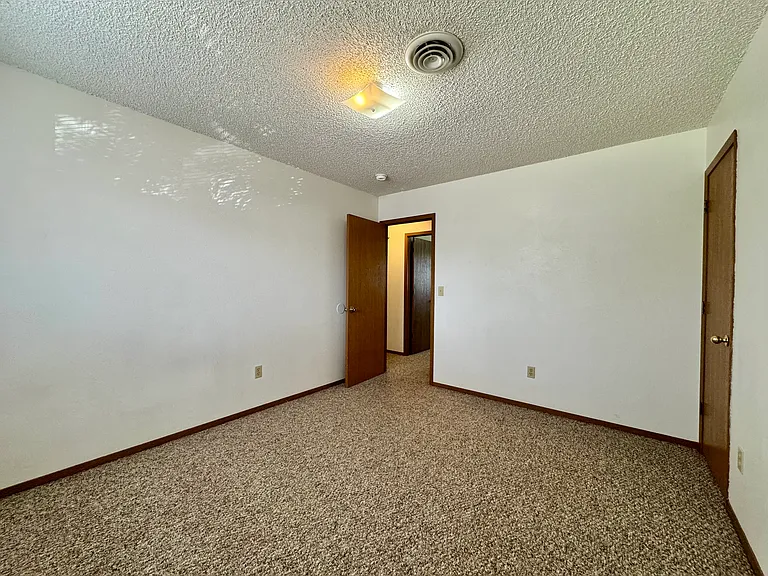 2340 Fairview Ave — Photo 25