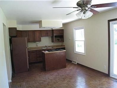 3rd image of 114 Fairdale Ave