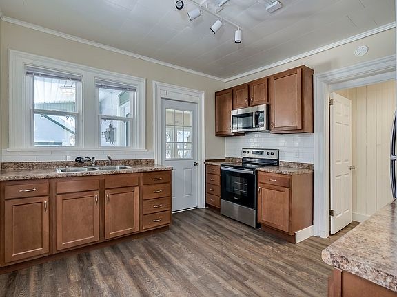 3rd image of 22 Main St