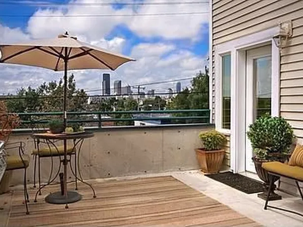 2901 S Jackson St APT 302, Seattle, WA 98144