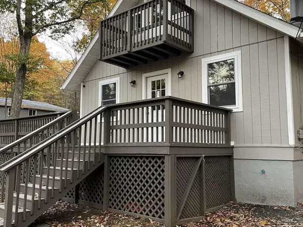 1014 Alpine Dr, East Stroudsburg, PA 18302