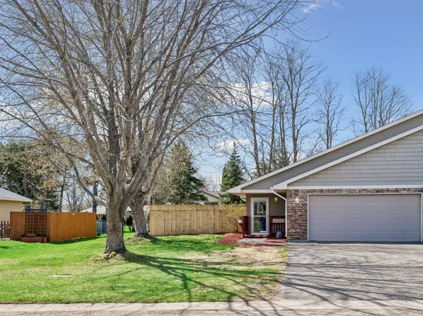 1135 Hidden Ln, New Richmond, WI 54017