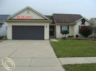 32281 Brown St, Garden City, MI 48135