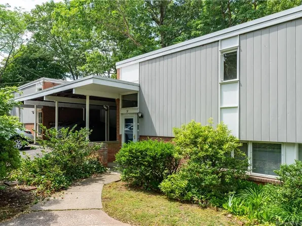 37 North Lake Drive #37, Hamden, CT 06517