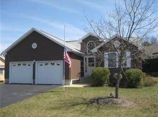 14 Deacon St, Northborough, MA 01532