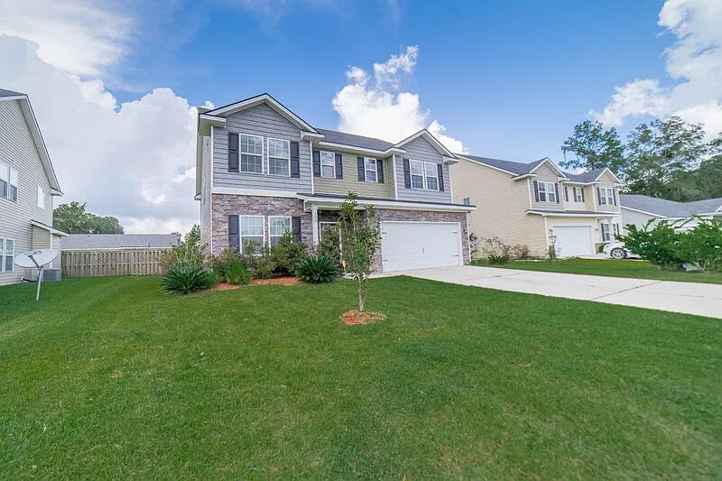 5 bed, 2.5 bath, 2976 sqft, $2,700 — Photo 4