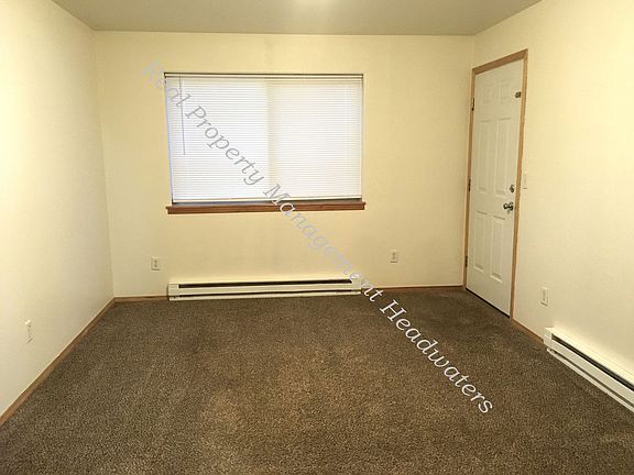 3rd image of 106 E King St Unit 2