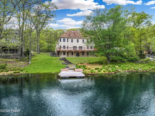 129 Lakewood Dr, Dingmans Ferry, PA 18328