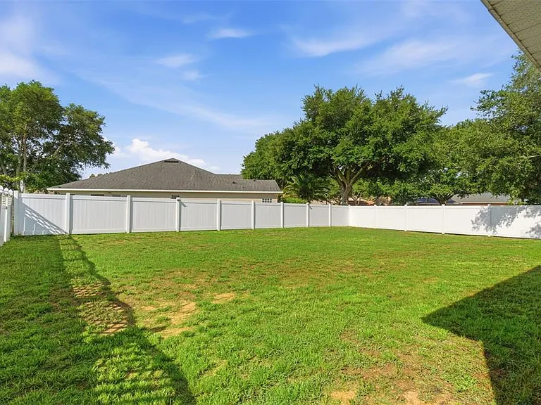 896 Princeton Dr — Photo 28