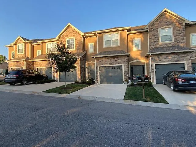 15829 Shawnee Dr — Photo 2
