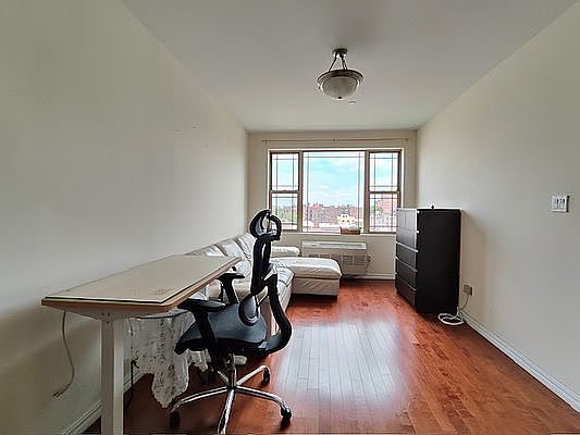 5th image of 40-40 75th St #7E