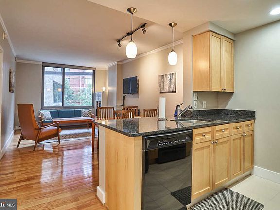 3rd image of 2001 15th St N APT 214