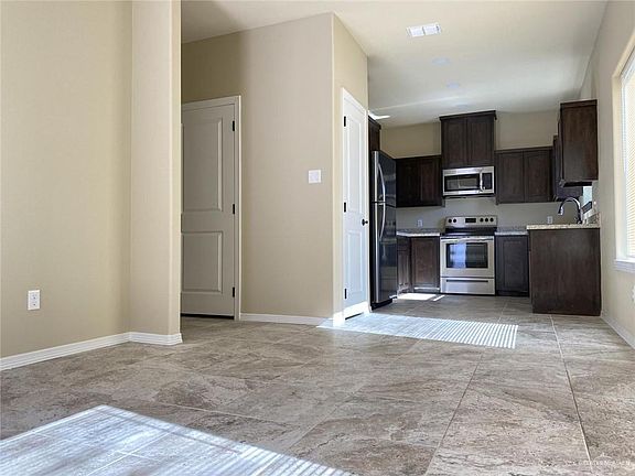 5th image of 5904 Nightingale Ave #3