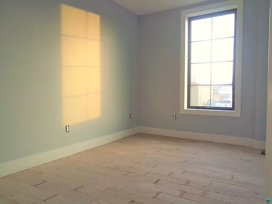 Rented by EXR | media 28