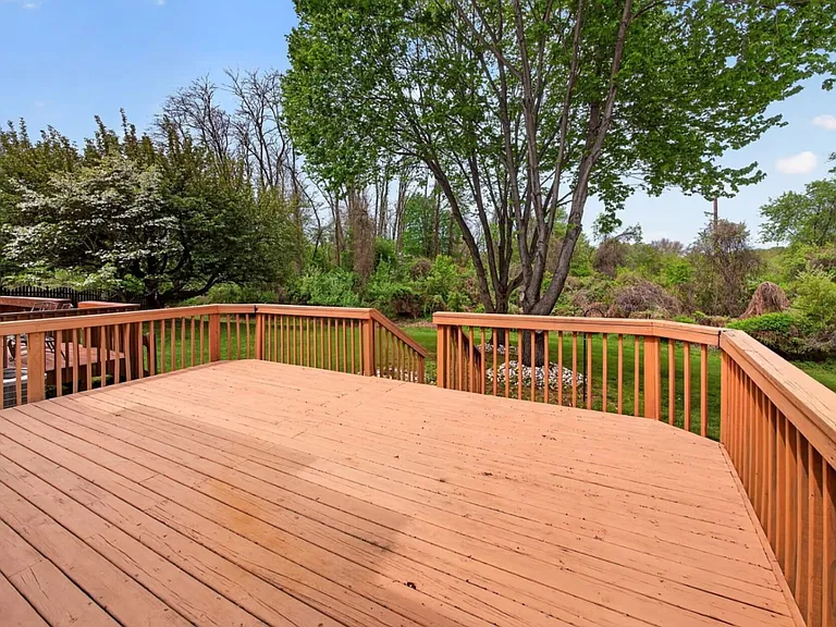 333 Basswood Cir — Photo 13