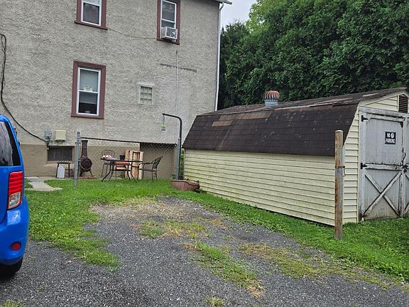 2nd image of 116 S Chestnut St