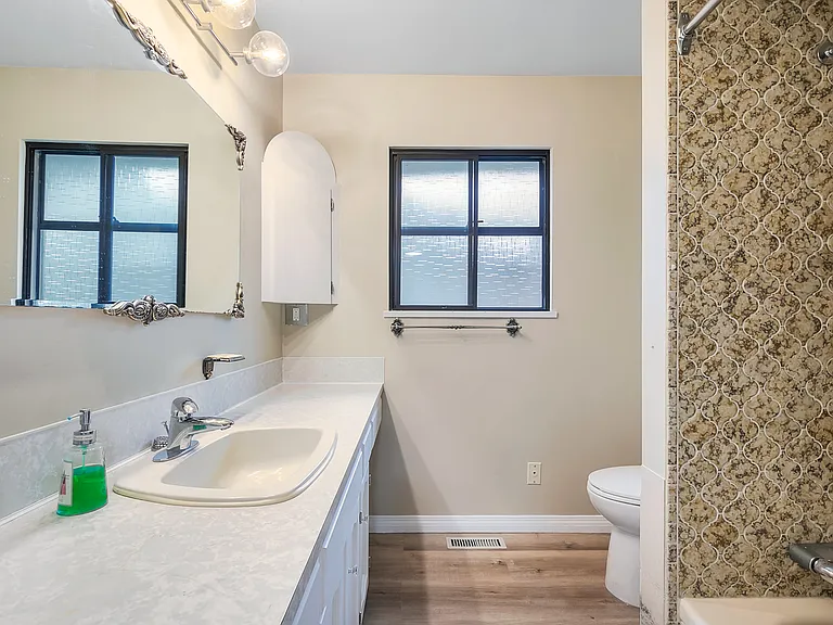 1420 Crestlawn Dr #D142 — Photo 20