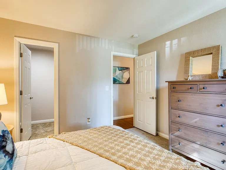 IMT Pleasant Hill — Photo 15