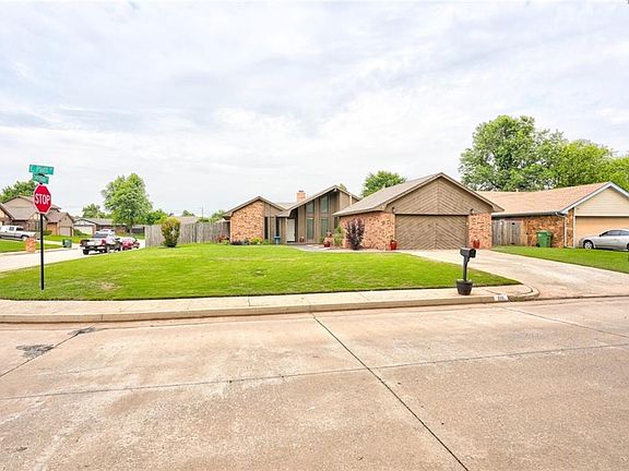 2nd image of 201 E Platt Dr