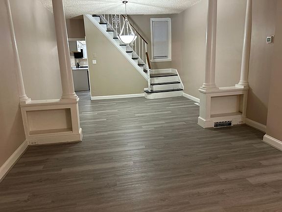 4th image of 207 N Dupont St