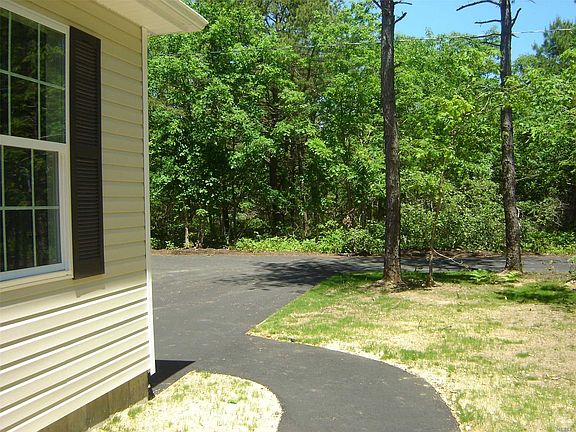 4th image of 438B Weeks Ave