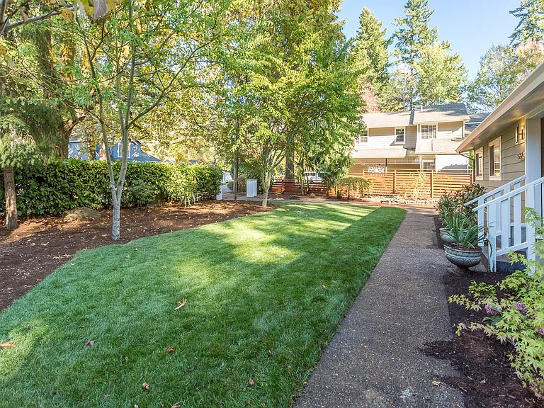 5262 Rosewood St — Photo 34