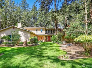 1614 McKinnon Dr, Oak Harbor, WA