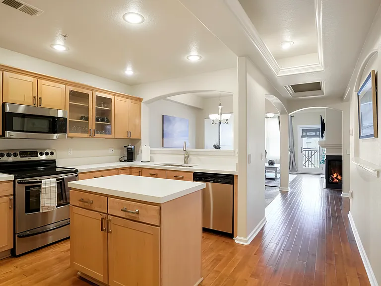1727 N Pearl St #206 — Photo 8