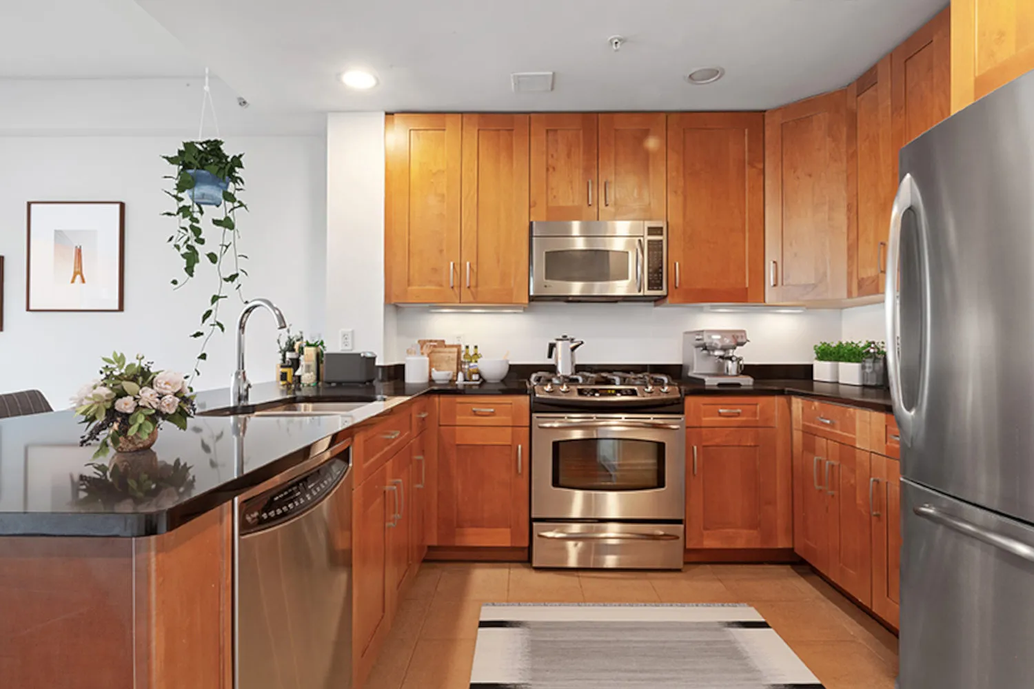 Juliana Apartments — Photo 2