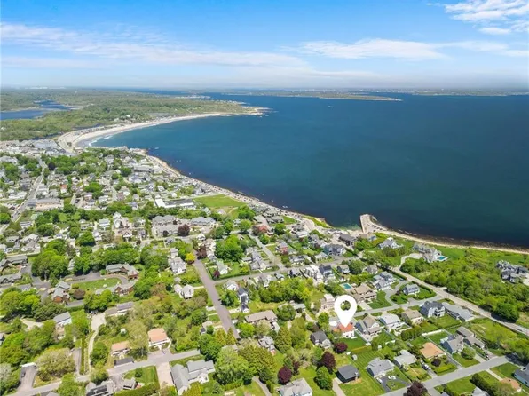 22 Westmoreland St, Narragansett, RI 02882