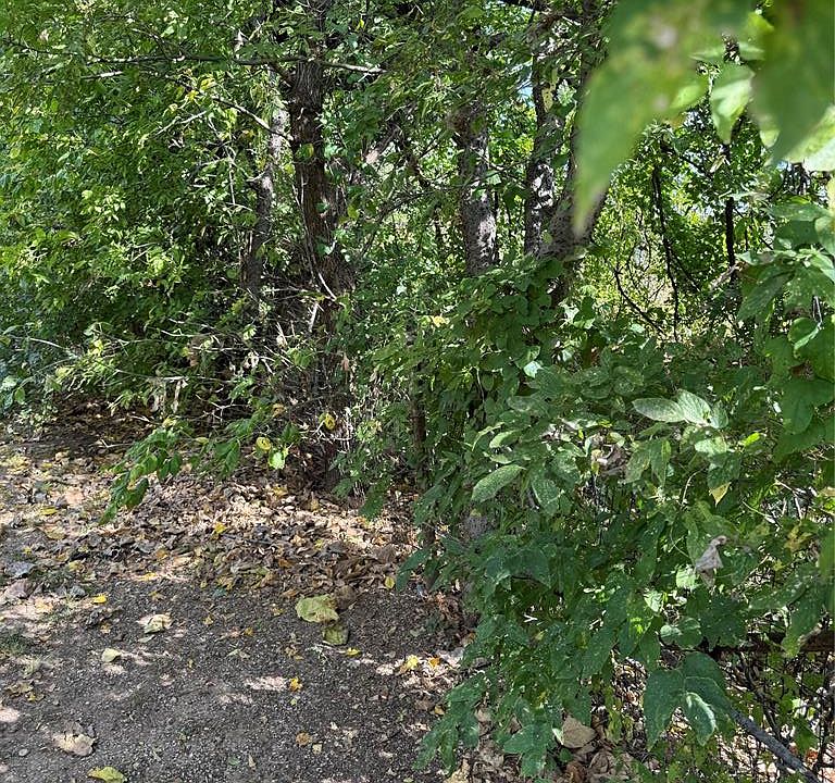 2nd image of SE 12th St Lot 44 & 045