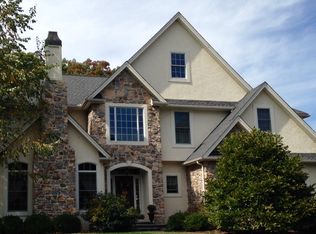 6090 Palomino Dr, Allentown, PA 18106