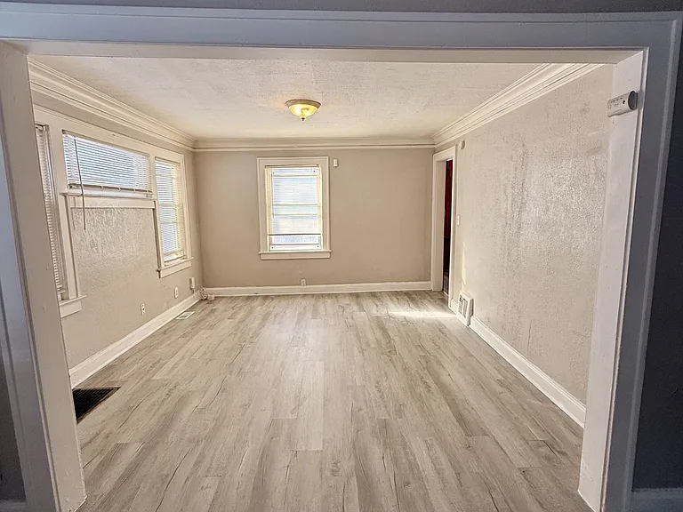 5524 Woodland Ave — Photo 14