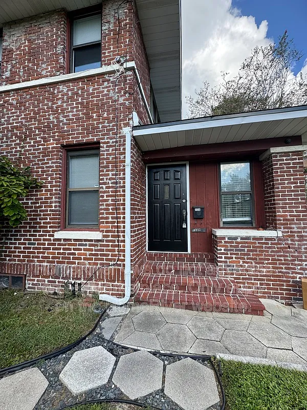 2 bed, 1.0 bath, 1200 sqft, $1,595 — Photo 3