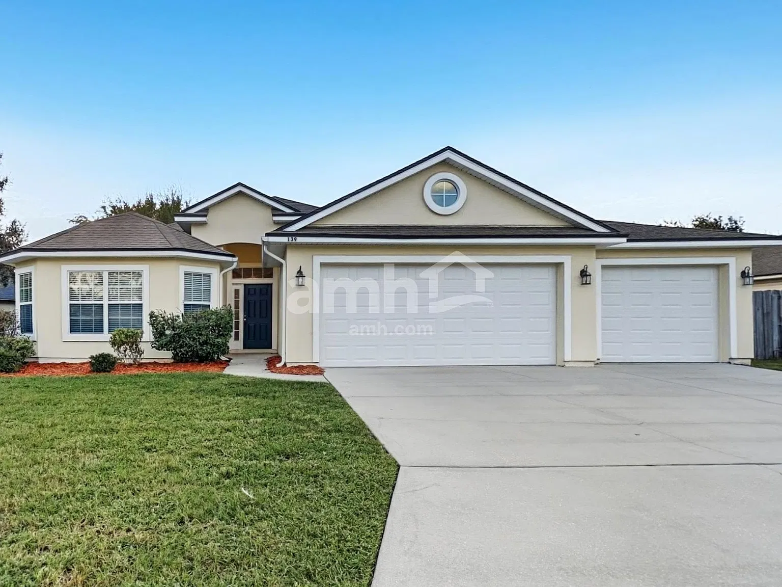 3 bed, 2.0 bath, 1768 sqft, $2,300 — Photo 1