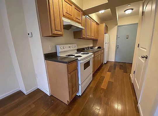 3rd image of 1425 Longfellow Ave #3I