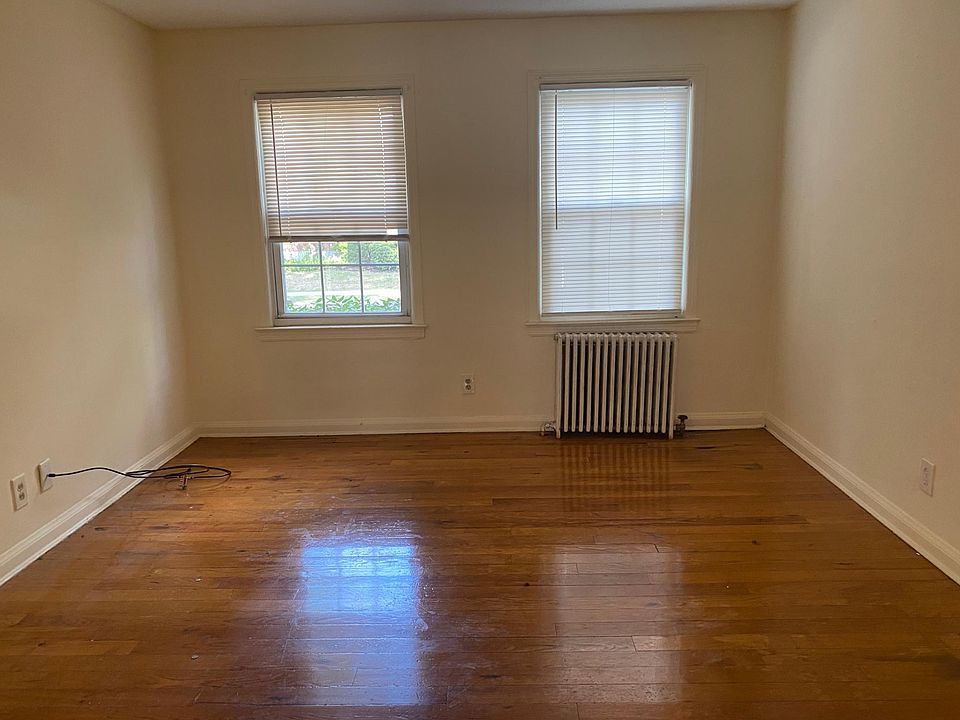2nd image of 71 Colony Rd