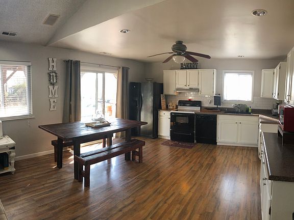 3rd image of 2645 Saint Regis Ln