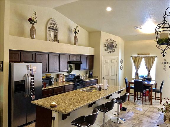 3rd image of 3177 S Melanie Dr